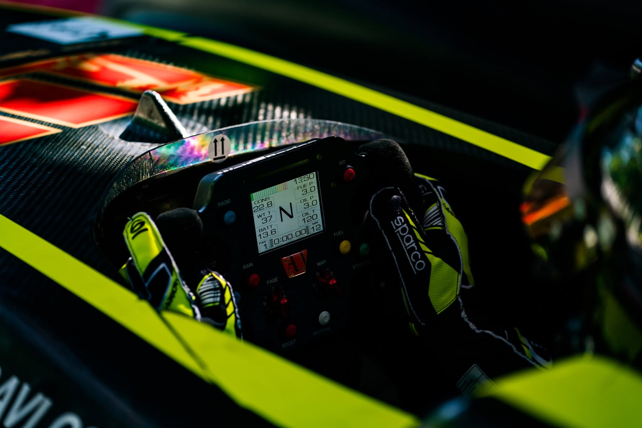 Wolf GB08 Thunder — cockpit